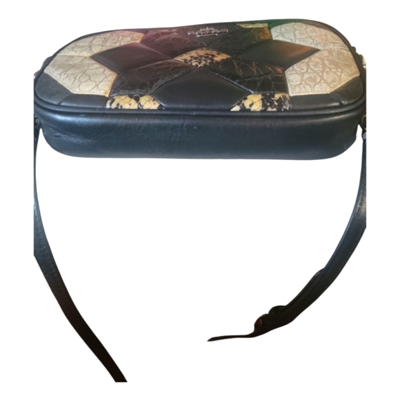 Coach Classic Quilt Black and Cream Exotic Embossed Crossbody Leather Clutch Bag - Picture 9 of 10